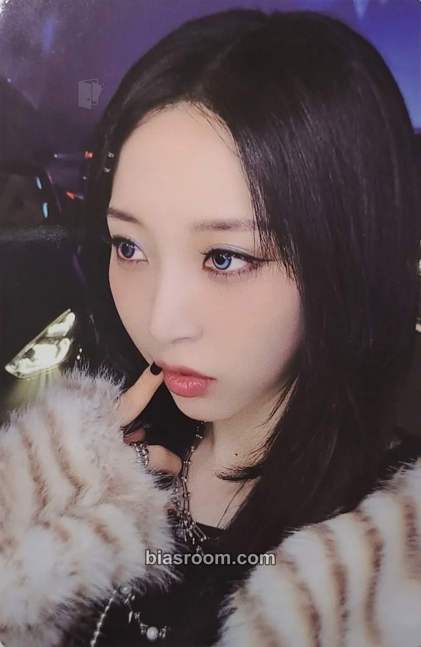 Moonbyul laundri Photocard - MAMAMOO - MAMAMOO K-pop photocard