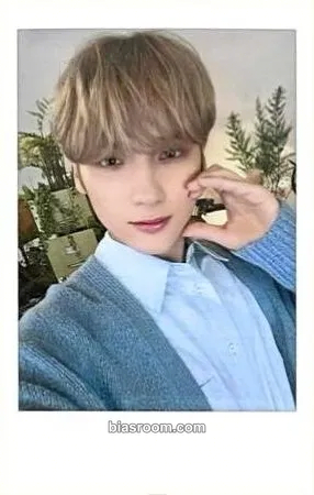Huening Kai Act: Promise Photocard - TOMORROW X TOGETHER - TOMORROW X TOGETHER K-pop photocard