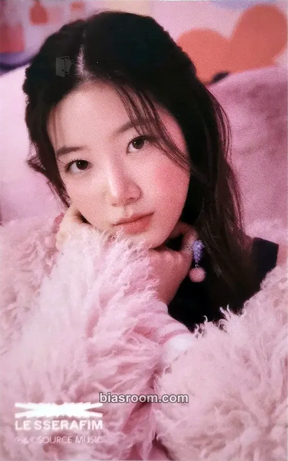 Kazuha FEARLESS (Japanese Ver.) Photocard - LE SSERAFIM - LE SSERAFIM K-pop photocard