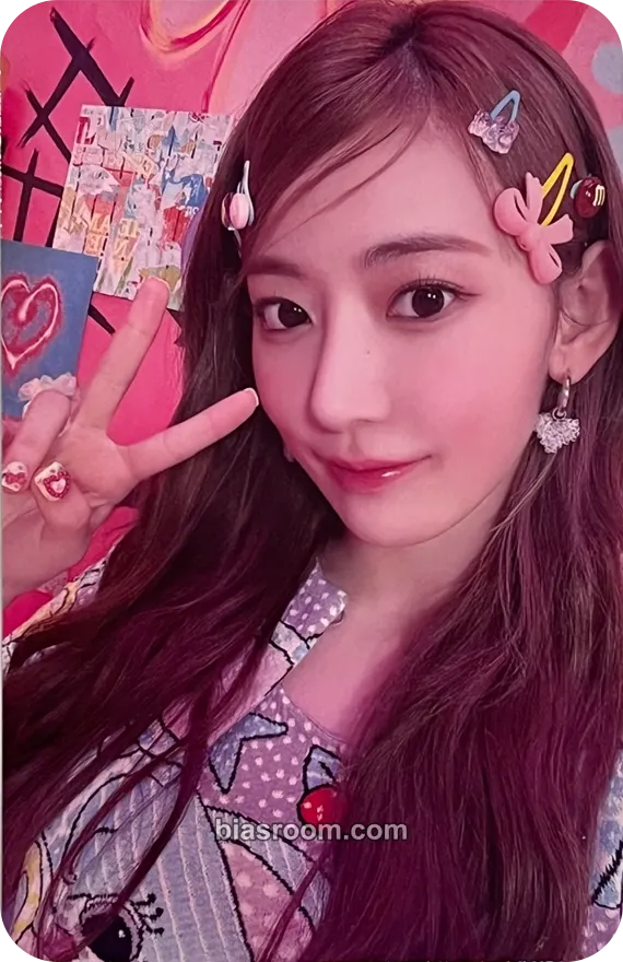 Sakura FEARLESS (Japanese Ver.) Photocard - LE SSERAFIM - LE SSERAFIM K-pop photocard