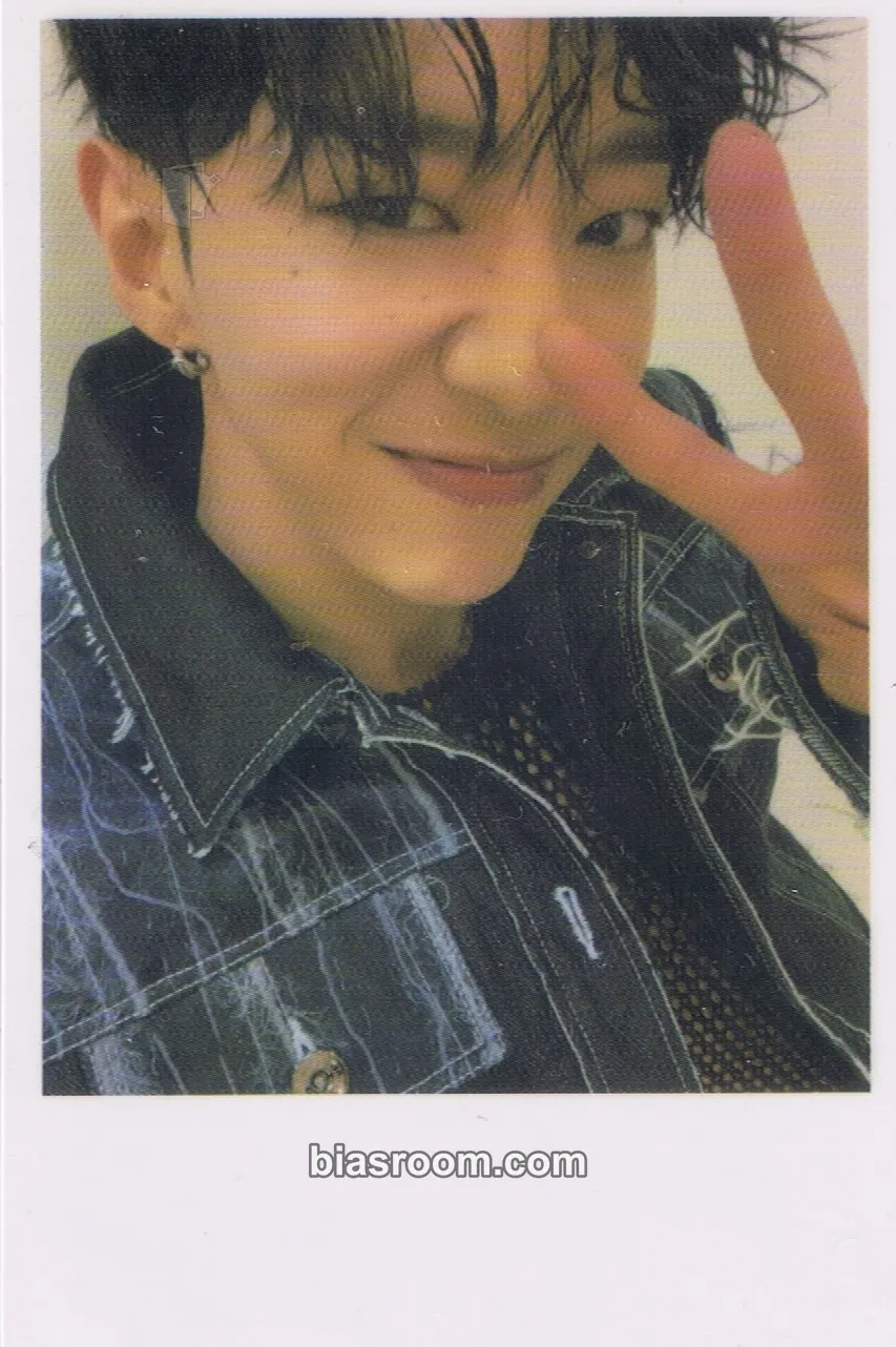 Yongguk THE COLORS OF LOVE (Yongguk Solo) Photocard - BANG&JUNG&YOO&MOON - BANG&JUNG&YOO&MOON K-pop photocard