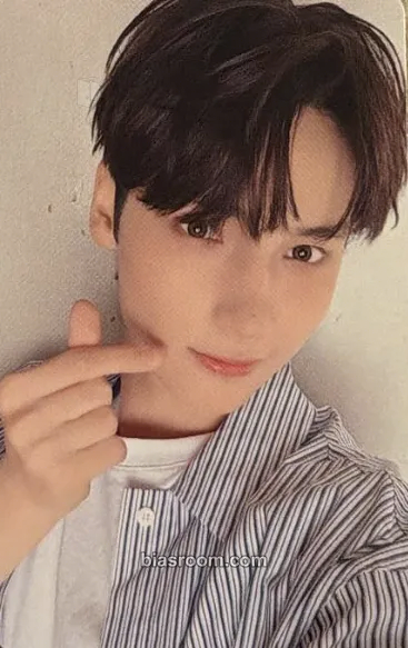 Huening Kai Summer Together Photocard - TOMORROW X TOGETHER - TOMORROW X TOGETHER K-pop photocard