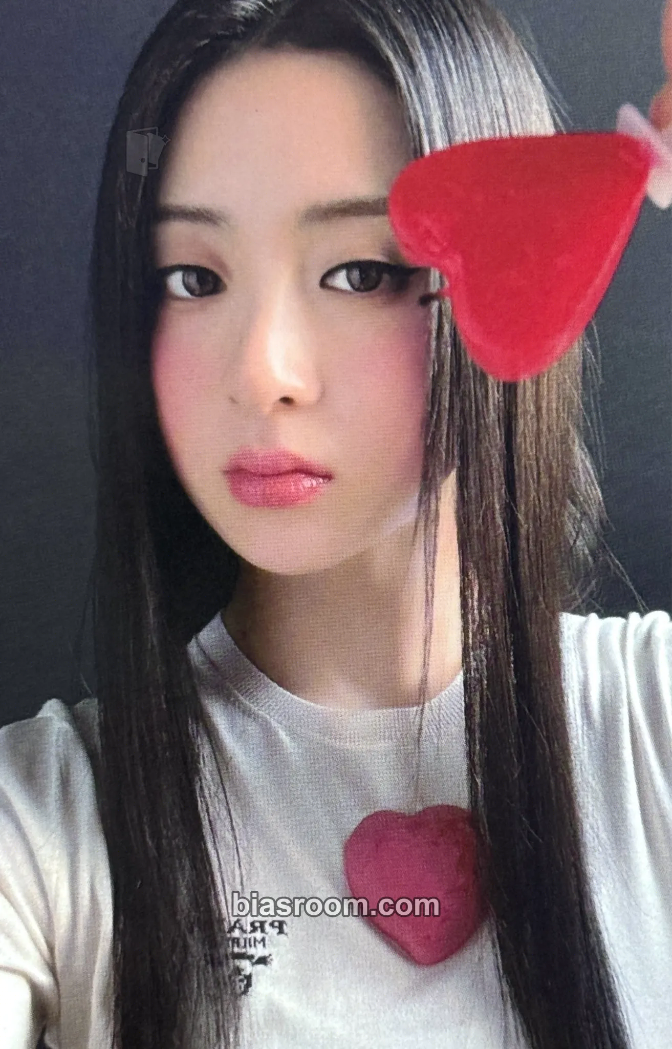 Huh Yunjin UNFORGIVEN Photocard - LE SSERAFIM - LE SSERAFIM K-pop photocard
