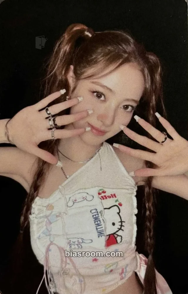 MEOVV - Anna - HANDS UP Album album live showcase