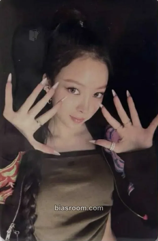 MEOVV - Narin - HANDS UP Album broadcast