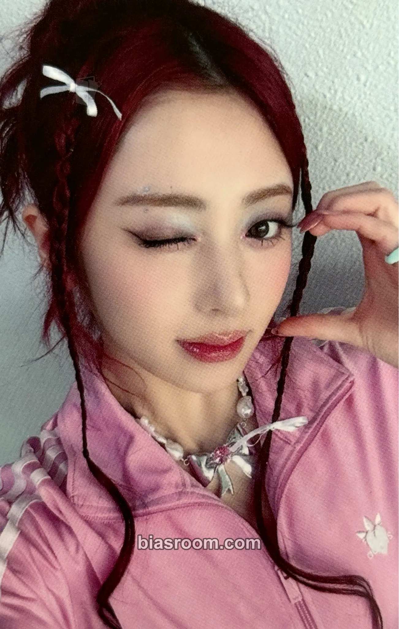 Huh Yunjin EASY Photocard - LE SSERAFIM - LE SSERAFIM K-pop photocard