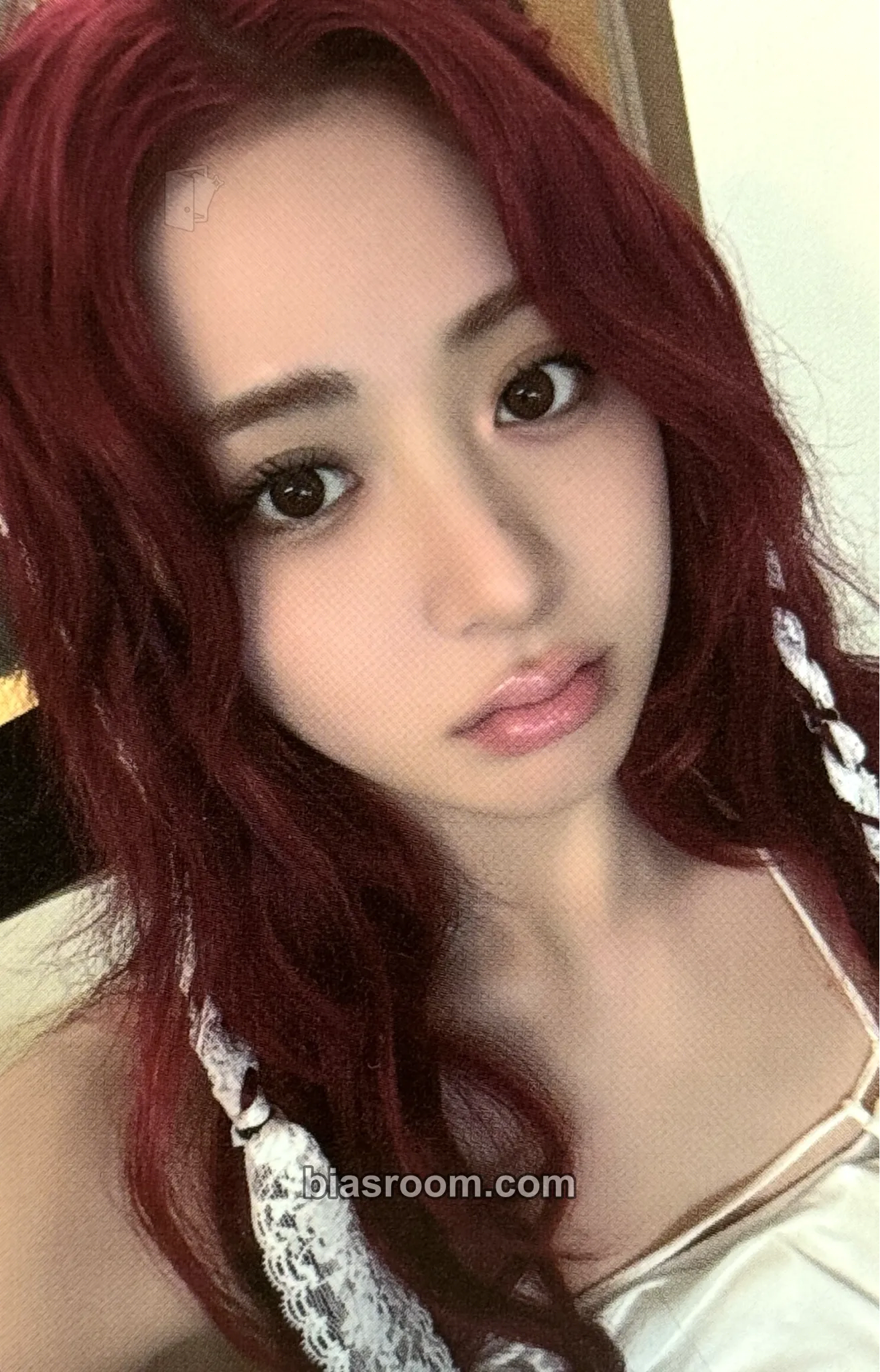 Huh Yunjin EASY Photocard - LE SSERAFIM - LE SSERAFIM K-pop photocard