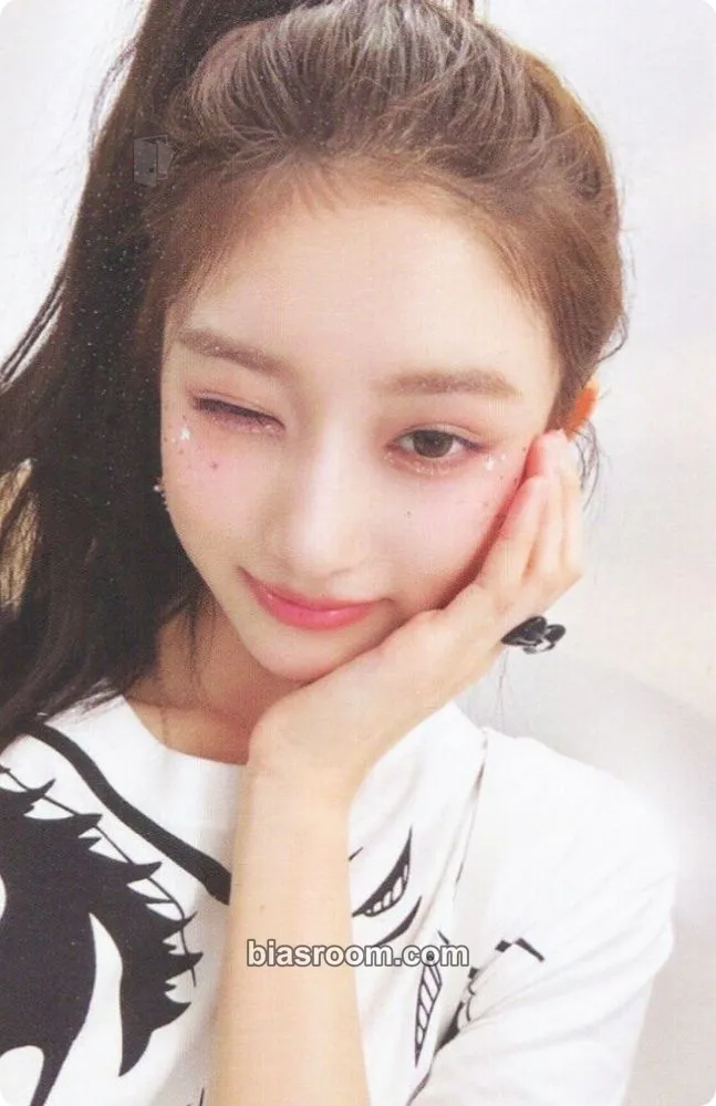 Leeseo I've Mine Photocard - IVE - IVE K-pop photocard