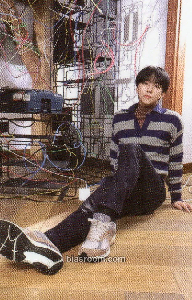 Gunil Troubleshooting Photocard - Xdinary Heroes - Xdinary Heroes K-pop photocard