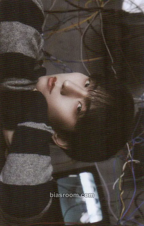 Gunil Troubleshooting Photocard - Xdinary Heroes - Xdinary Heroes K-pop photocard