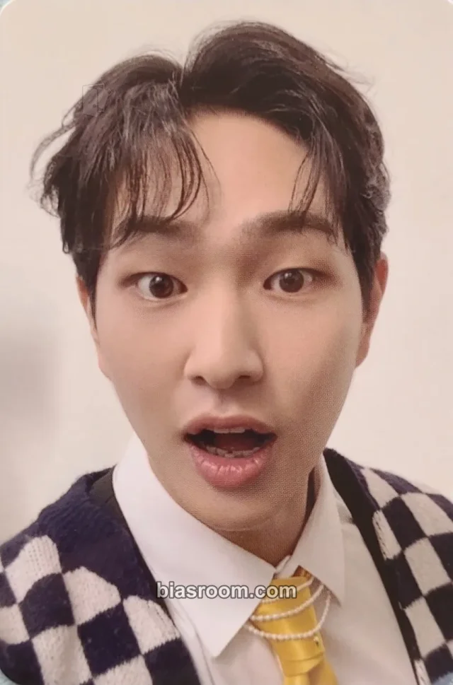SHINee - Onew - 2021 Winter SMTOWN: SMCU EXPRESS Album album photocard