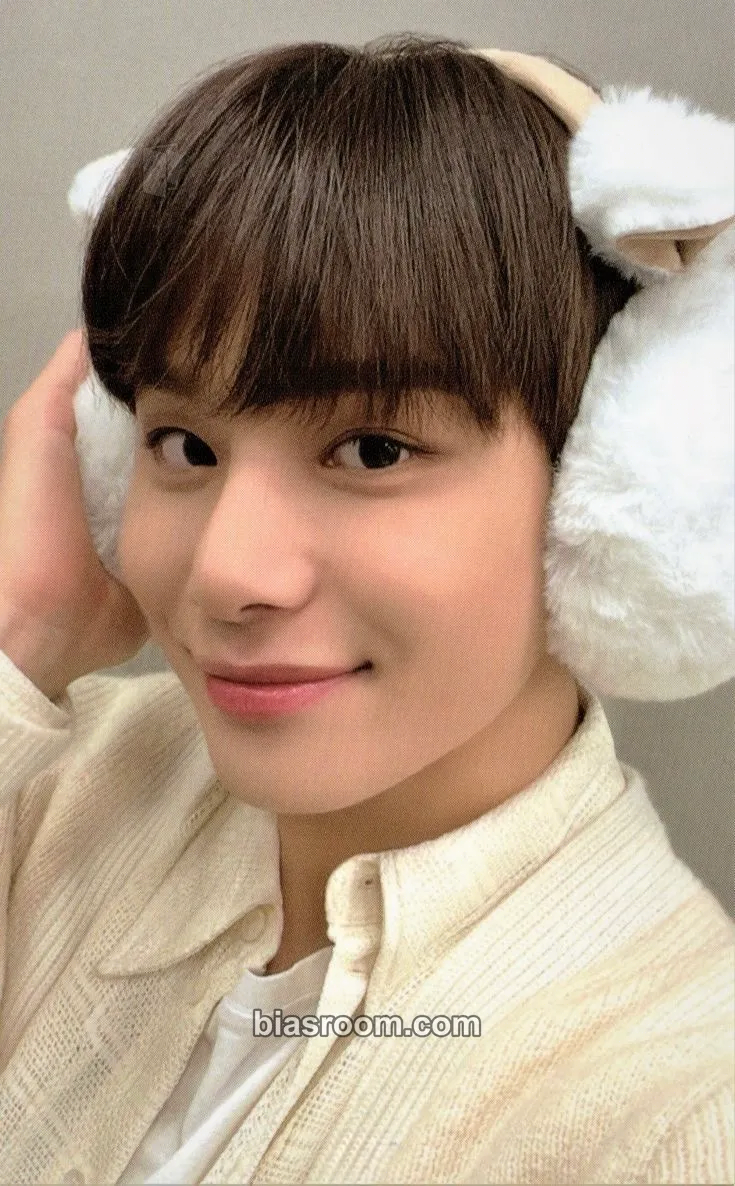 Jungwoo Pink Christmas 2022 Photocard - NCT - NCT K-pop photocard