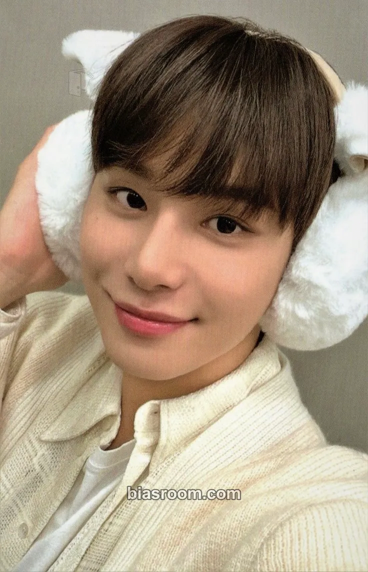 Jungwoo Pink Christmas 2022 Photocard - NCT - NCT K-pop photocard