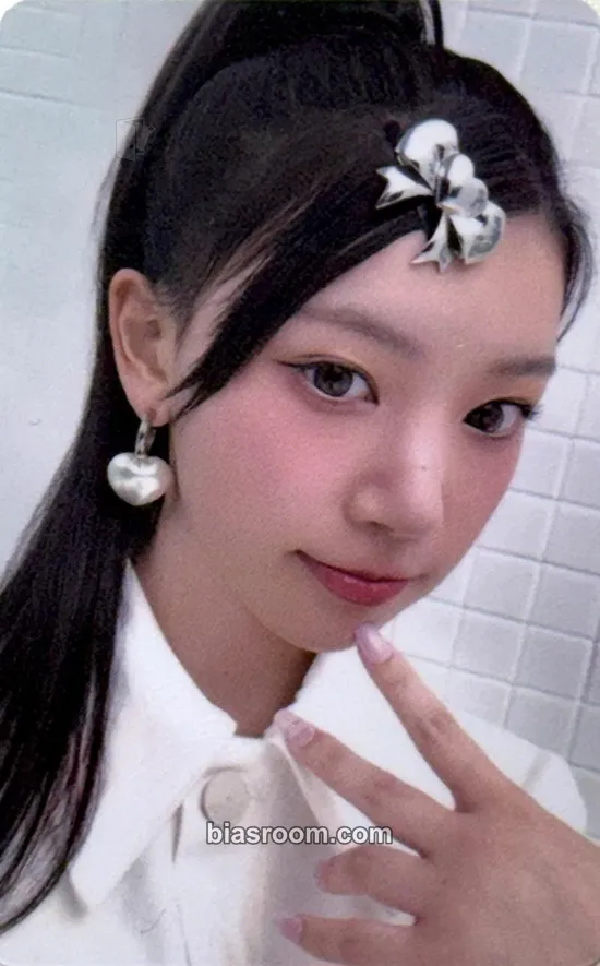 Moka SUPER REAL ME Photocard - ILLIT - ILLIT K-pop photocard