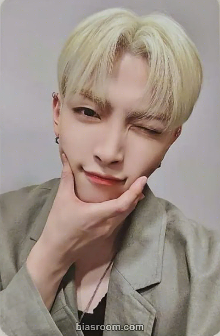 Hongjoong THE WORLD EP.FIN : WILL Photocard - ATEEZ - ATEEZ K-pop photocard