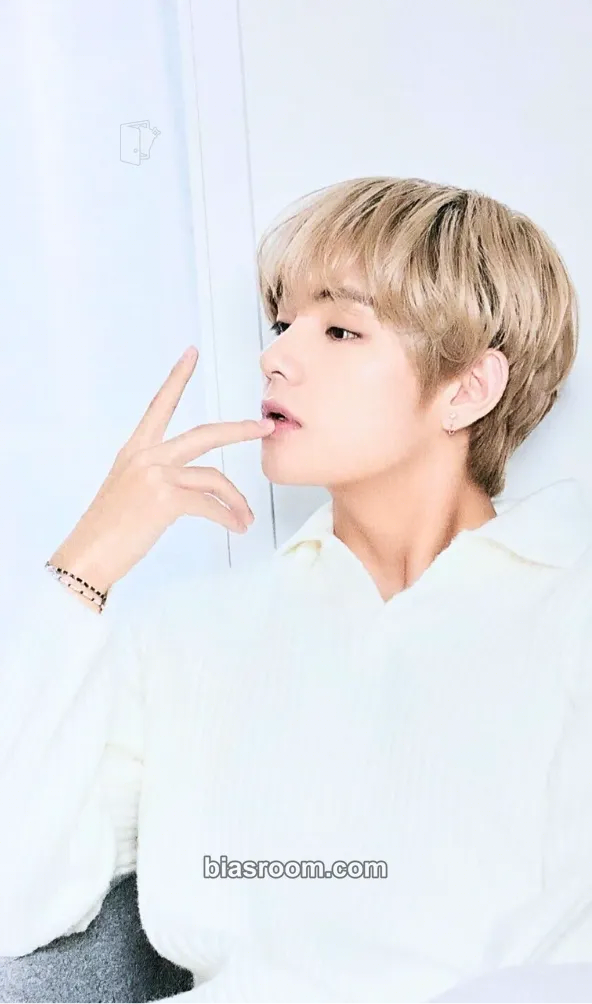 V Mediheal Photocard - BTS - BTS K-pop photocard