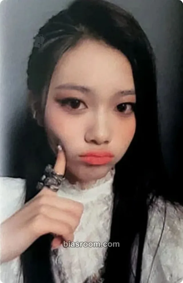 CLASS:y - Hyungseo - CLASS IS OVER Album album photocard platform version