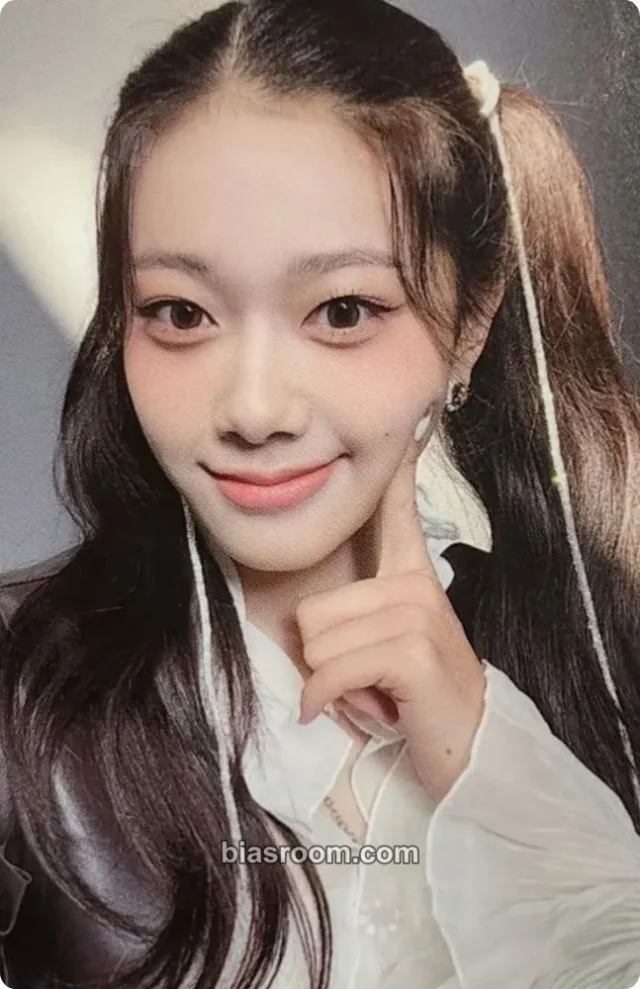 CLASS:y - Hyungseo - CLASS IS OVER Album album photocard platform version
