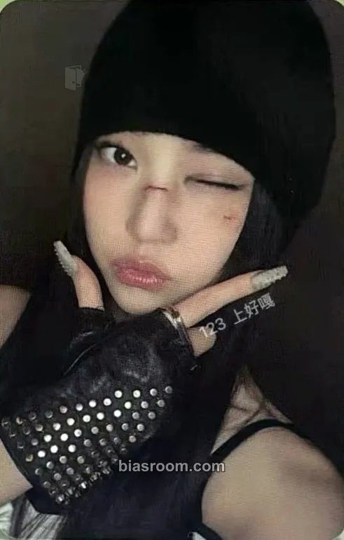 Youngseo FAMOUS Photocard - ALLDAY PROJECT - ALLDAY PROJECT K-pop photocard