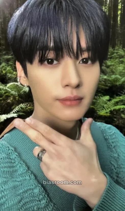 Lee Know ‘Stay In STAY’ in Jeju Third Photobook Photocard - Stray Kids - Stray Kids K-pop photocard