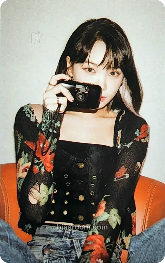 Kim Chaewon ANTIFRAGILE Photocard - LE SSERAFIM - LE SSERAFIM K-pop photocard