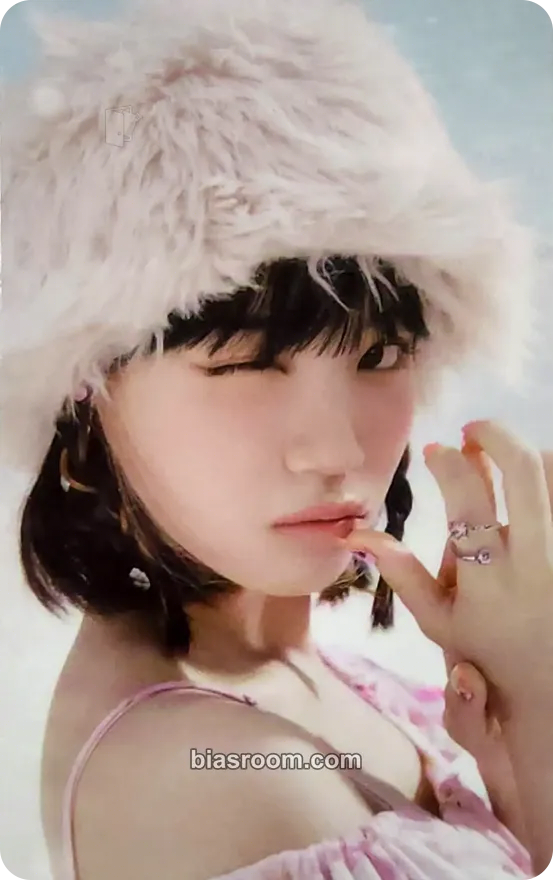 Kim Chaewon ANTIFRAGILE Photocard - LE SSERAFIM - LE SSERAFIM K-pop photocard