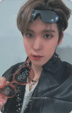 Yunho Towards The Light : Will To Power World Tour 2024 - 2025 Photocard - ATEEZ - ATEEZ K-pop photocard