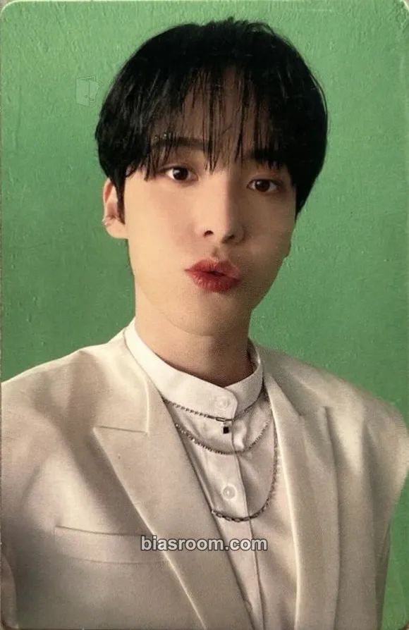 Yunho THE WORLD EP.1 : MOVEMENT Photocard - ATEEZ - ATEEZ K-pop photocard