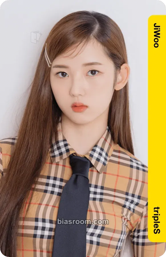 Jiwoo Atom01 First Class Objekts Photocard - tripleS - tripleS K-pop photocard