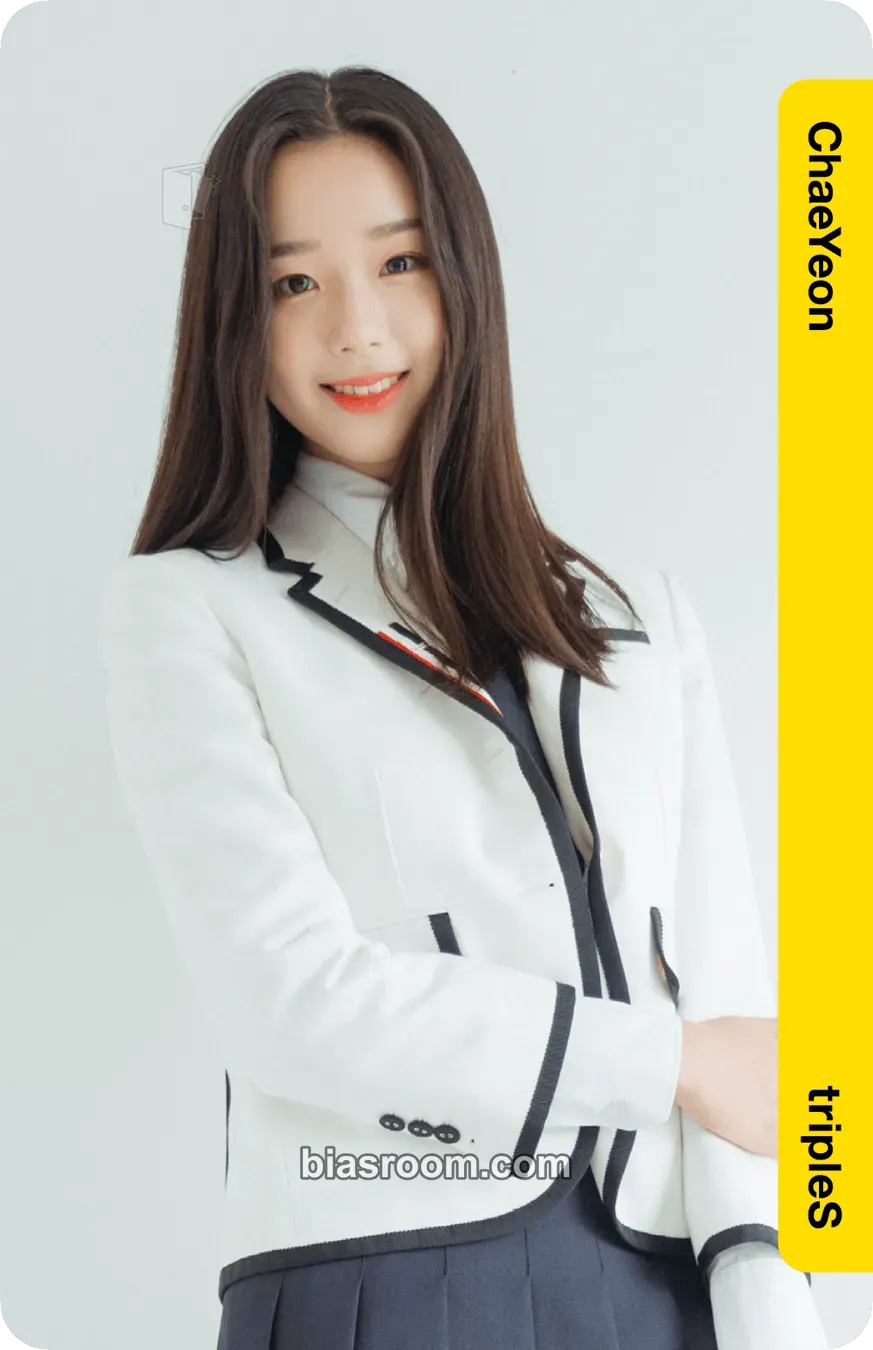 Chaeyeon Atom01 First Class Objekts Photocard - tripleS - tripleS K-pop photocard