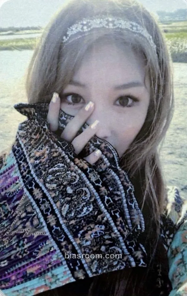 Chung Ha Hands on Me Photocard - photocard K-pop di Chung Ha
