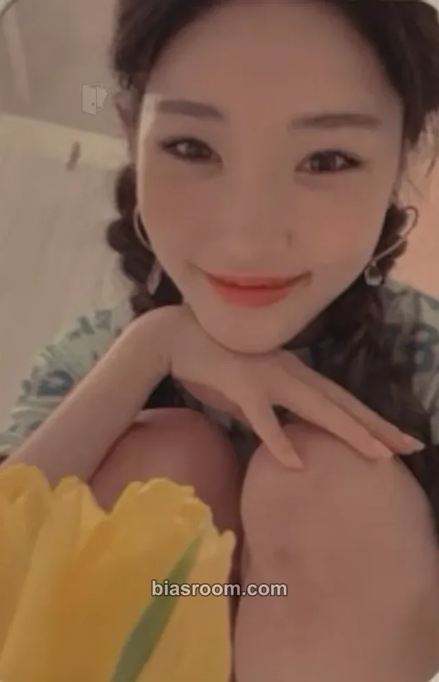 Chung Ha - Chung Ha - Flourishing Album broadcast fanclub/membership