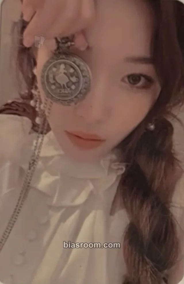 Chung Ha - Chung Ha - Flourishing Album broadcast fanclub/membership