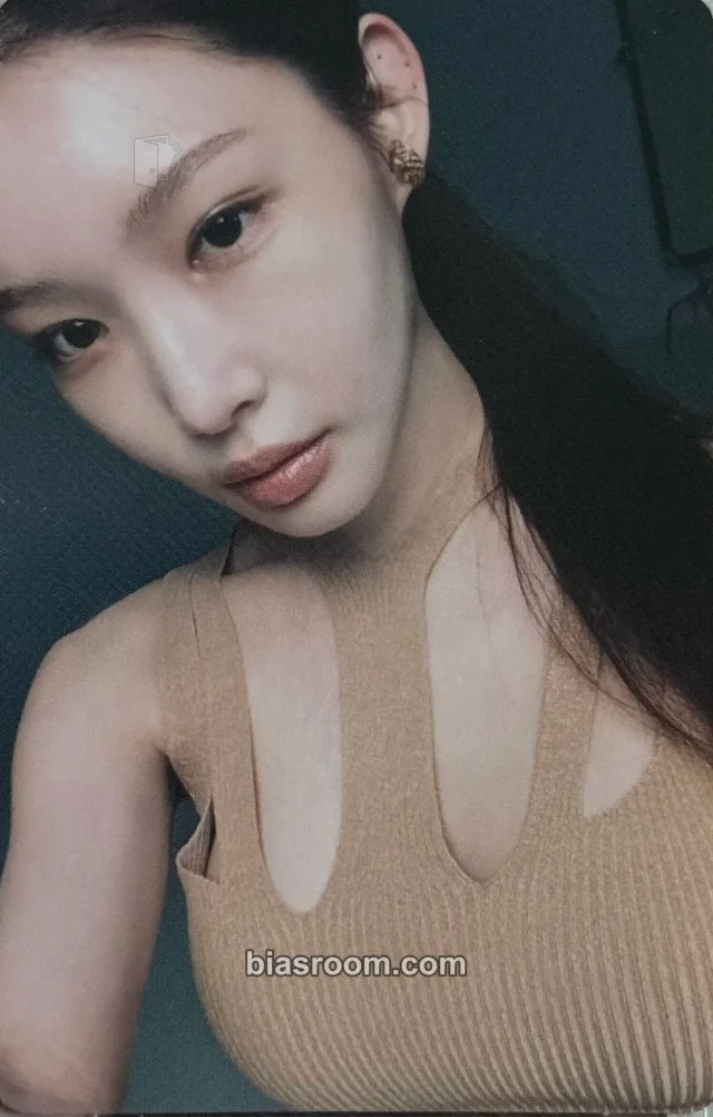 Chung Ha - Chung Ha - Bare&Rare Pt.1 Album album photocard