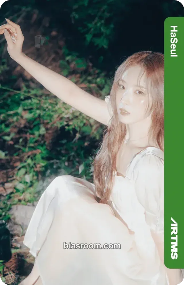 ARTMS - HaSeul - ARTMS 3rd World Tour: Grand Club Icarus Event merch photocard tour merch