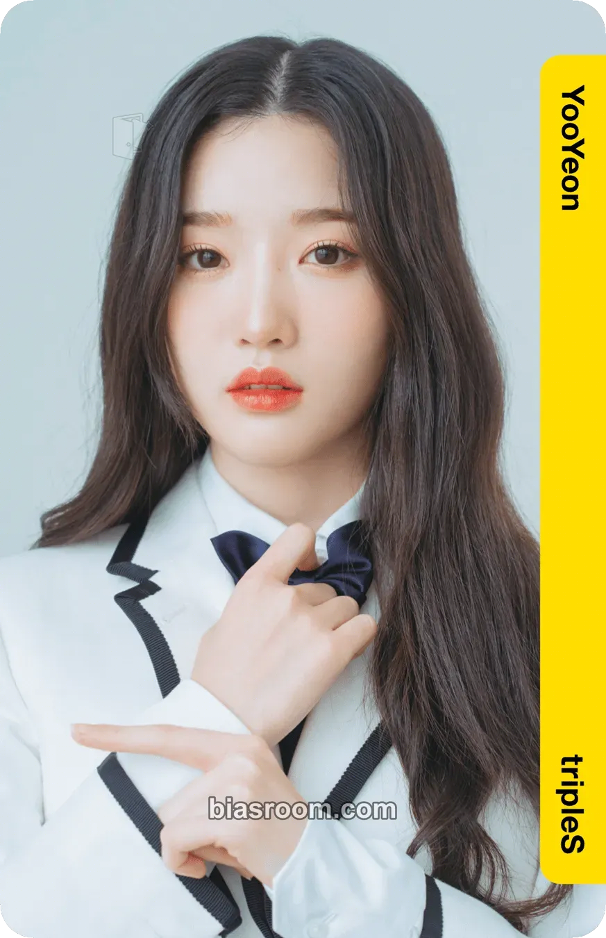 Yooyeon Atom01 First Class Objekts Photocard - tripleS - tripleS K-pop photocard