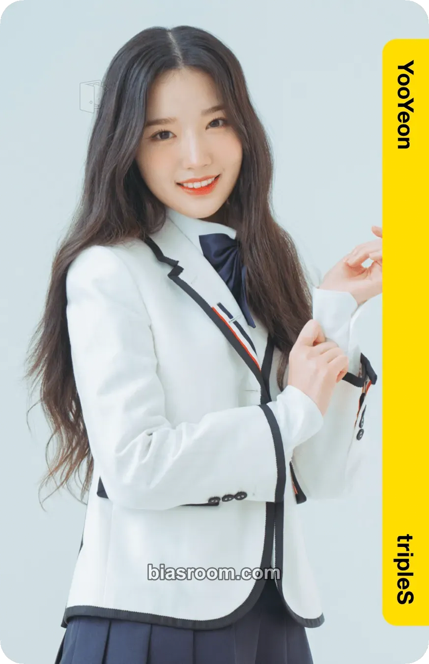 Yooyeon Atom01 First Class Objekts Photocard - tripleS - tripleS K-pop photocard