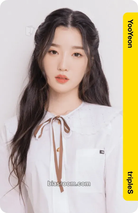 Yooyeon Atom01 First Class Objekts Photocard - tripleS - tripleS K-pop photocard