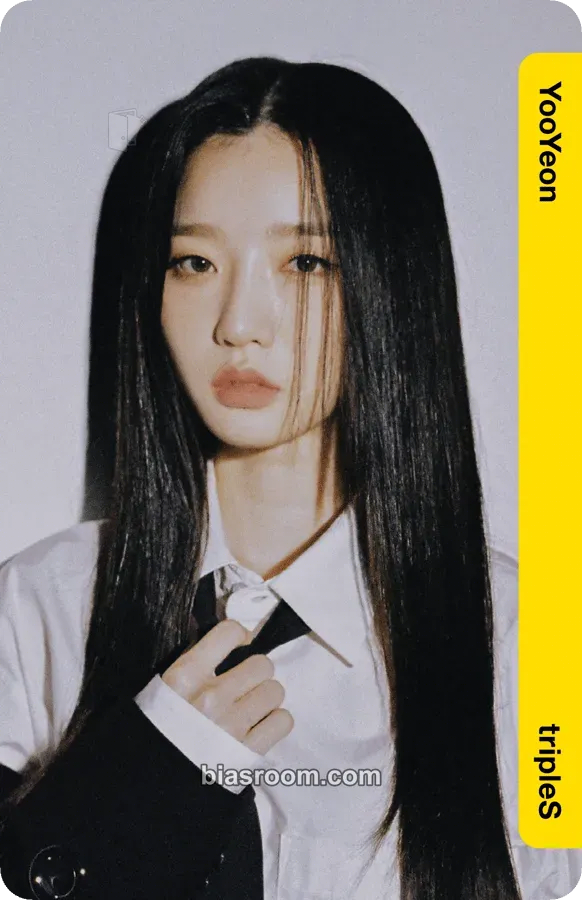 Yooyeon Atom01 First Class Objekts Photocard - tripleS - tripleS K-pop photocard