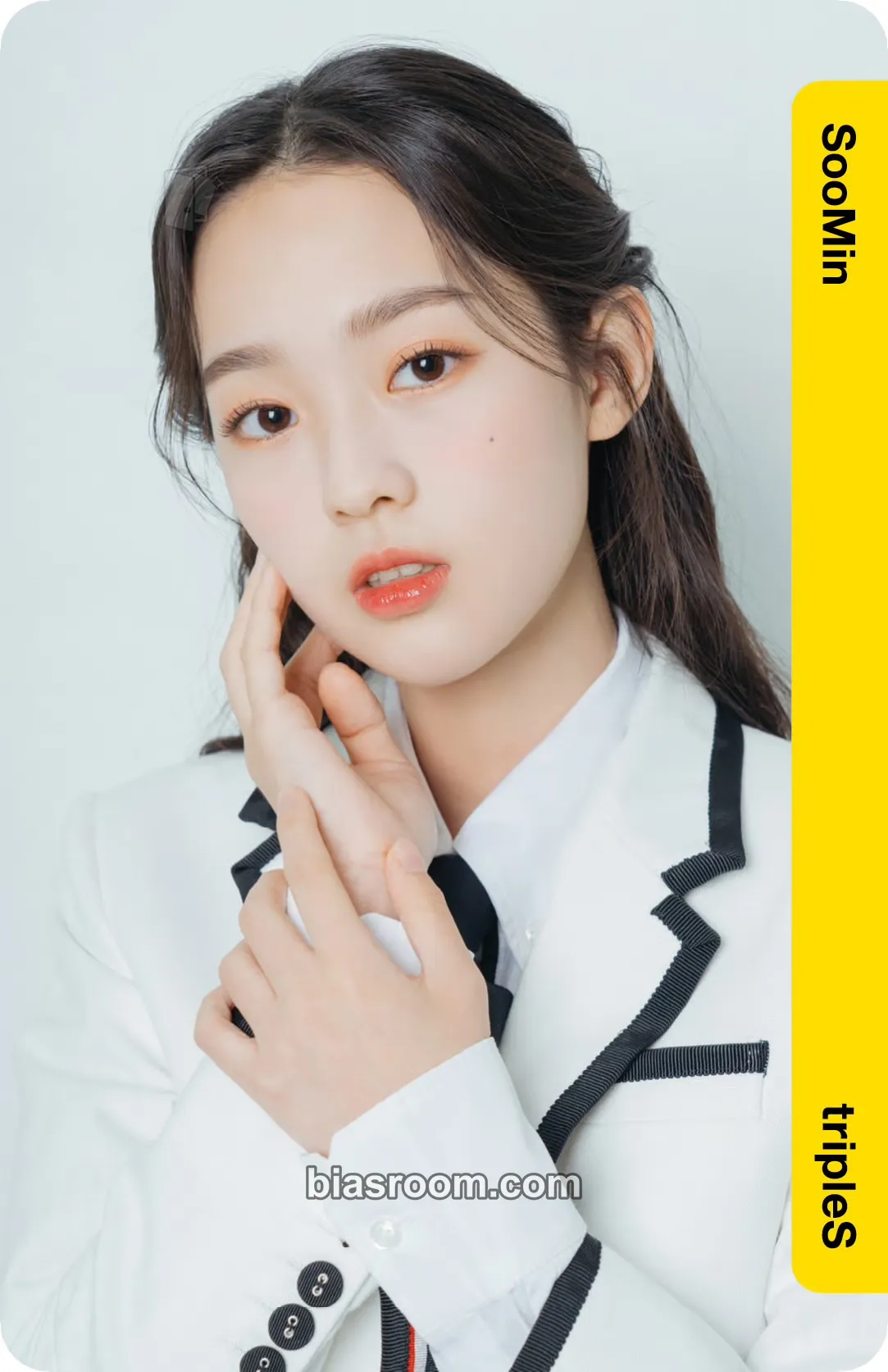 Soomin Atom01 First Class Objekts Photocard - tripleS - tripleS K-pop photocard
