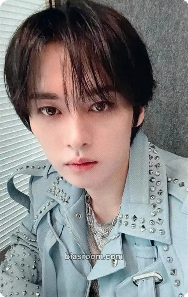Lee Know GIANT Photocard - Stray Kids - Stray Kids K-pop photocard