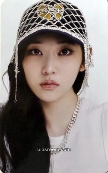 Youngseo FAMOUS Photocard - ALLDAY PROJECT - ALLDAY PROJECT K-pop photocard