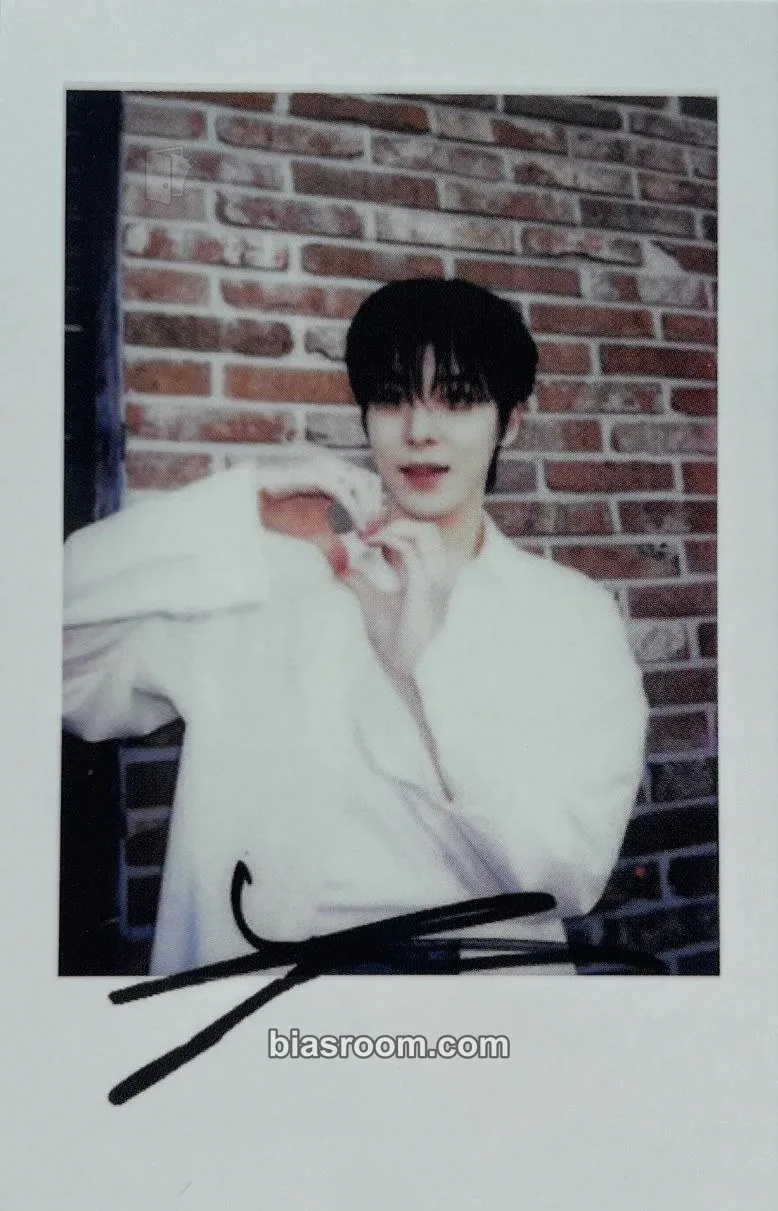 Yunho GOLDEN HOUR : Part.3 Photocard - ATEEZ - ATEEZ K-pop photocard