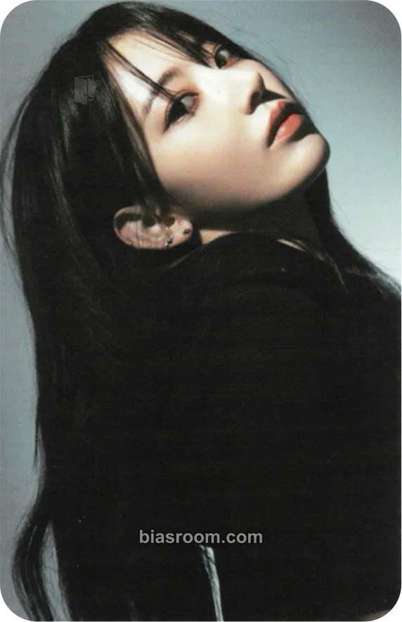 Sakura EASY-CRAZY-HOT Photocard - LE SSERAFIM - LE SSERAFIM K-pop photocard