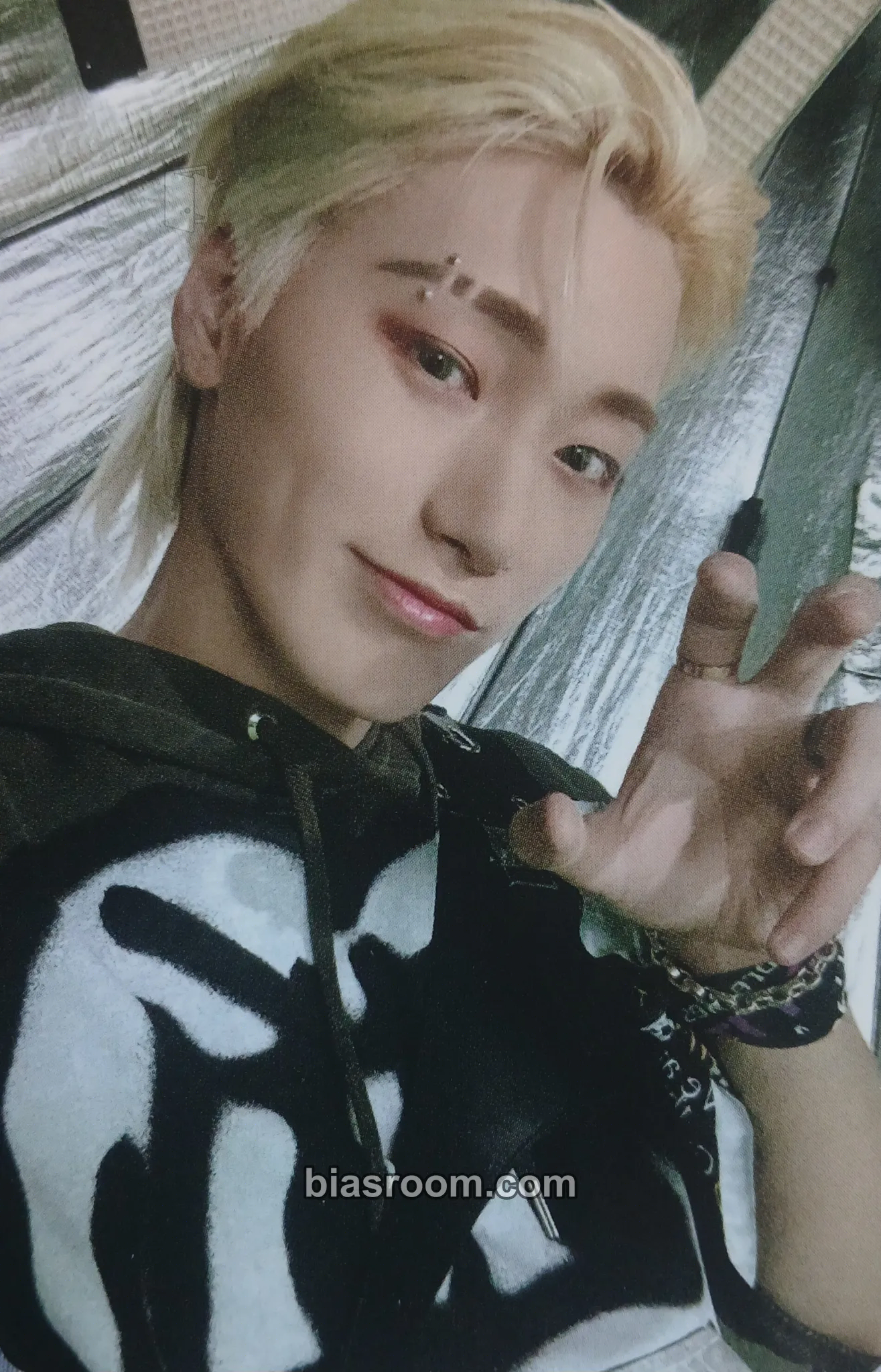 San THE WORLD EP.1 : MOVEMENT Photocard - ATEEZ - ATEEZ K-pop photocard