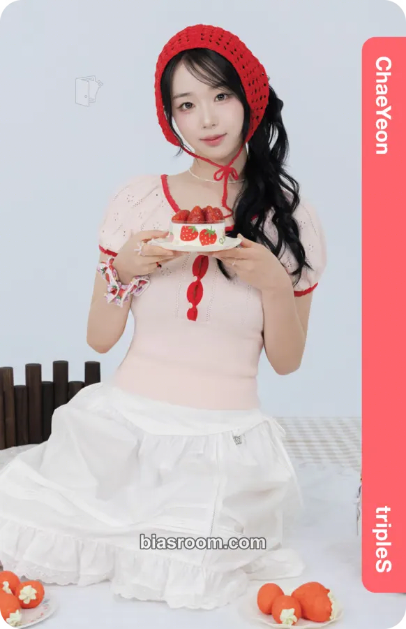 Chaeyeon Atom02 Physical Objekts Photocard - tripleS - tripleS K-pop photocard