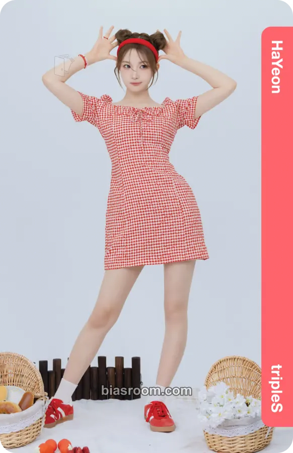 Hayeon Atom02 Physical Objekts Photocard - tripleS - tripleS K-pop photocard
