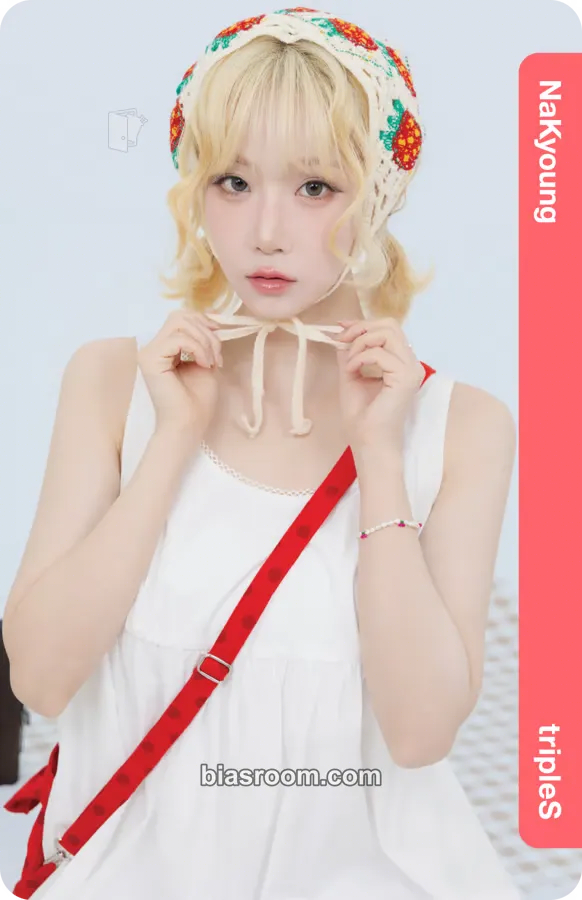 Nakyoung Atom02 Physical Objekts Photocard - tripleS - tripleS K-pop photocard