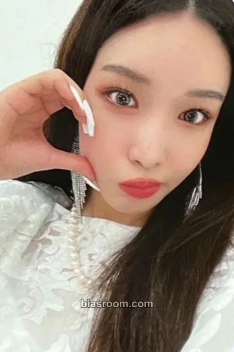 Chung Ha Killing Me Photocard - Chung Ha K-pop photocard