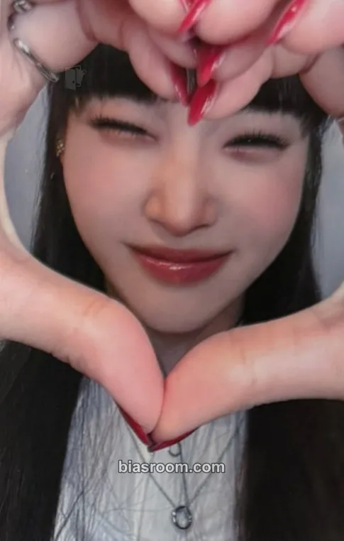 Chung Ha Alivio Photocard - Chung Ha K-pop photocard